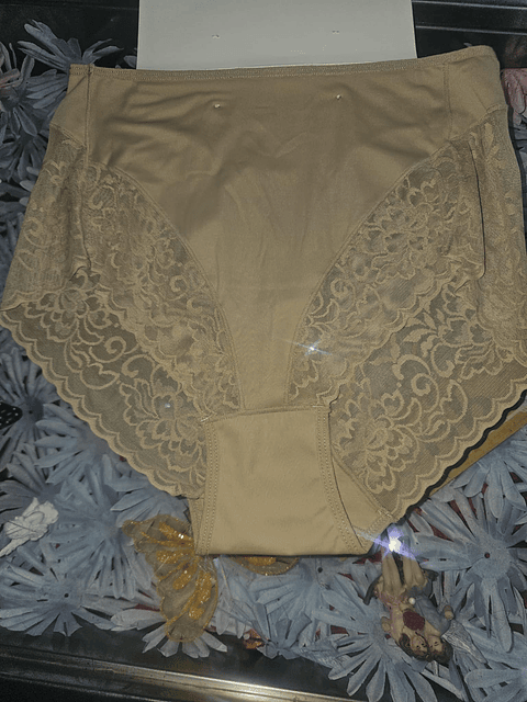 Calcinha Modeladora Efeito Tanga – Reduz até 1 Tamanho