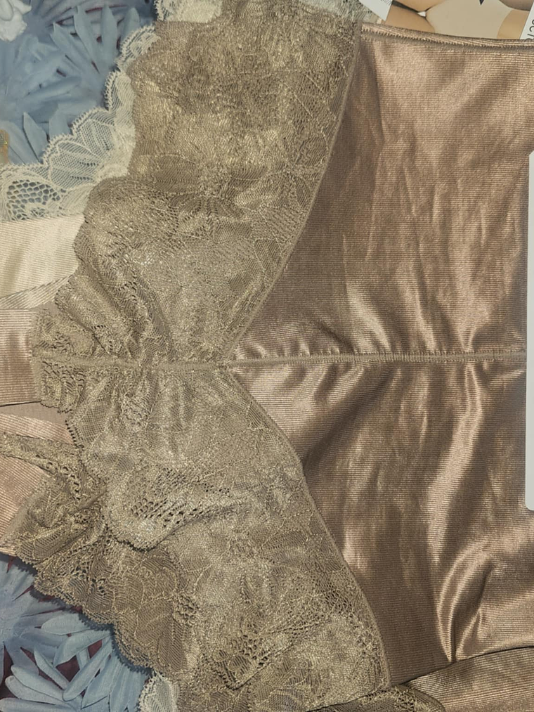 Cinta Redutora Invisível com Renda – Modelagem e Conforto 3