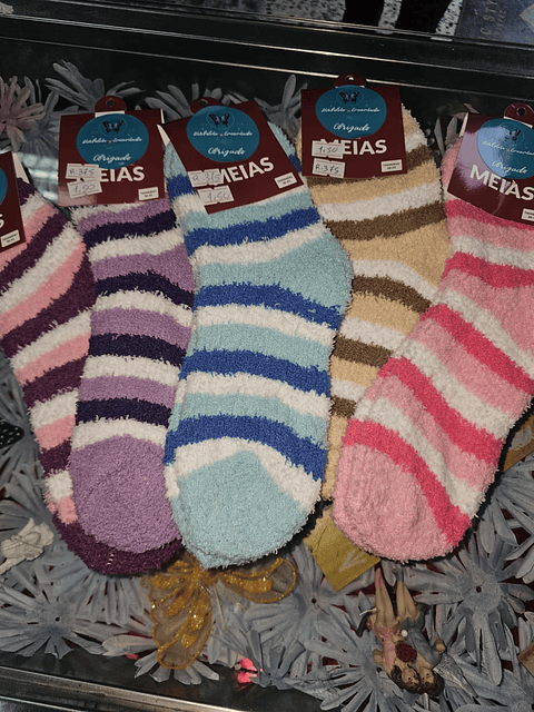 🧦 Meias Felpudas – Conforto e Aconchego Para Seus Pés!