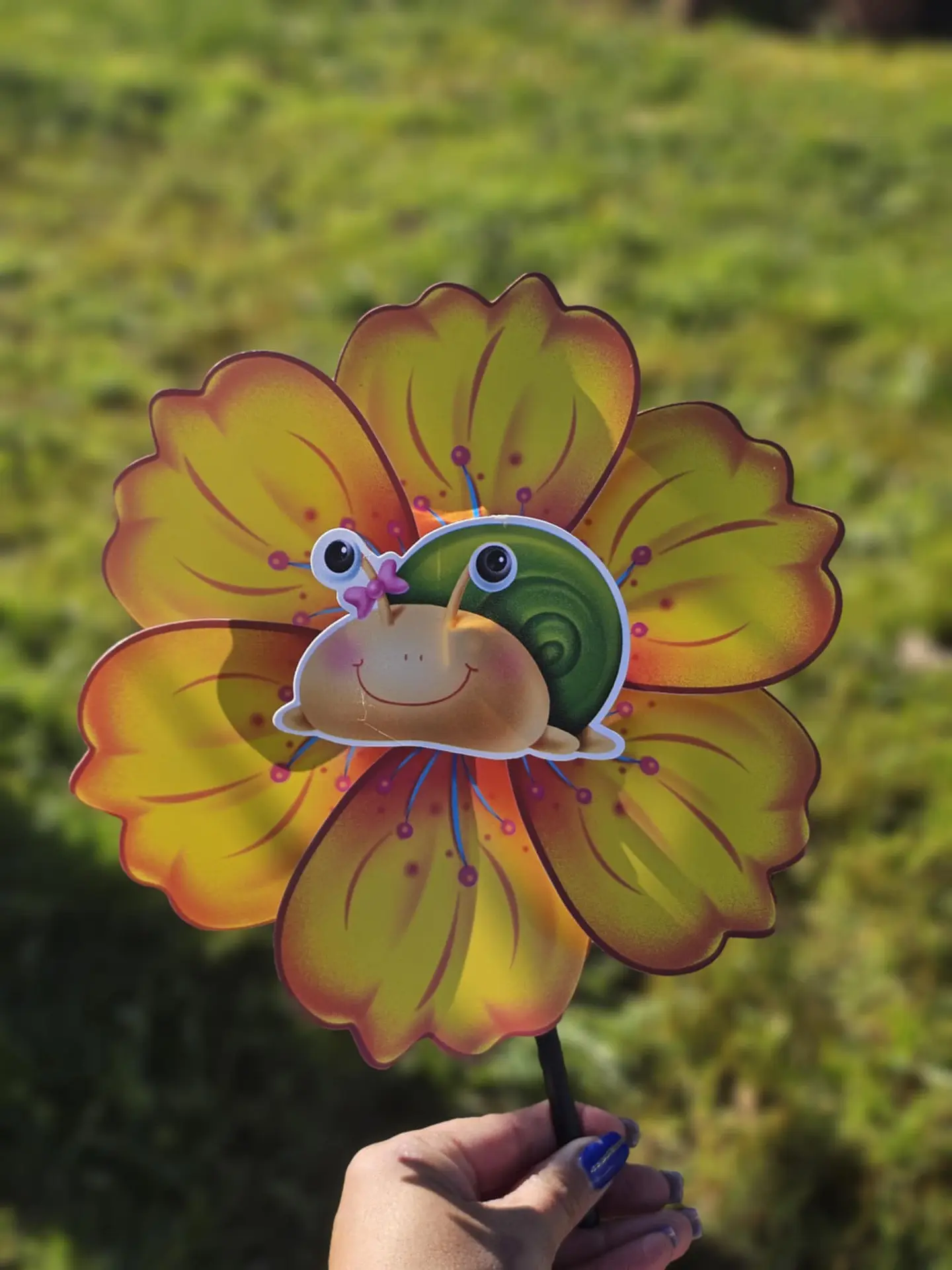 Catavento Decorativo de Jardim – Flores Coloridas 4