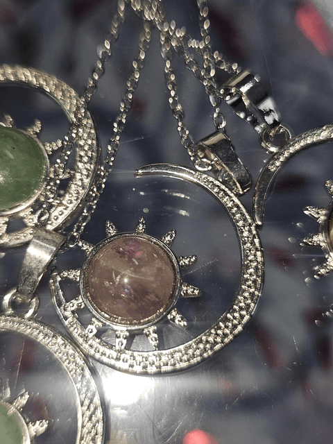 Colar Lua e Pedra Natural – Elegância e Energia Positiva