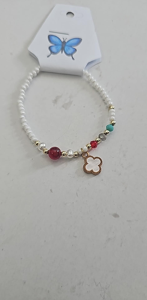 pulseira missangas trevo