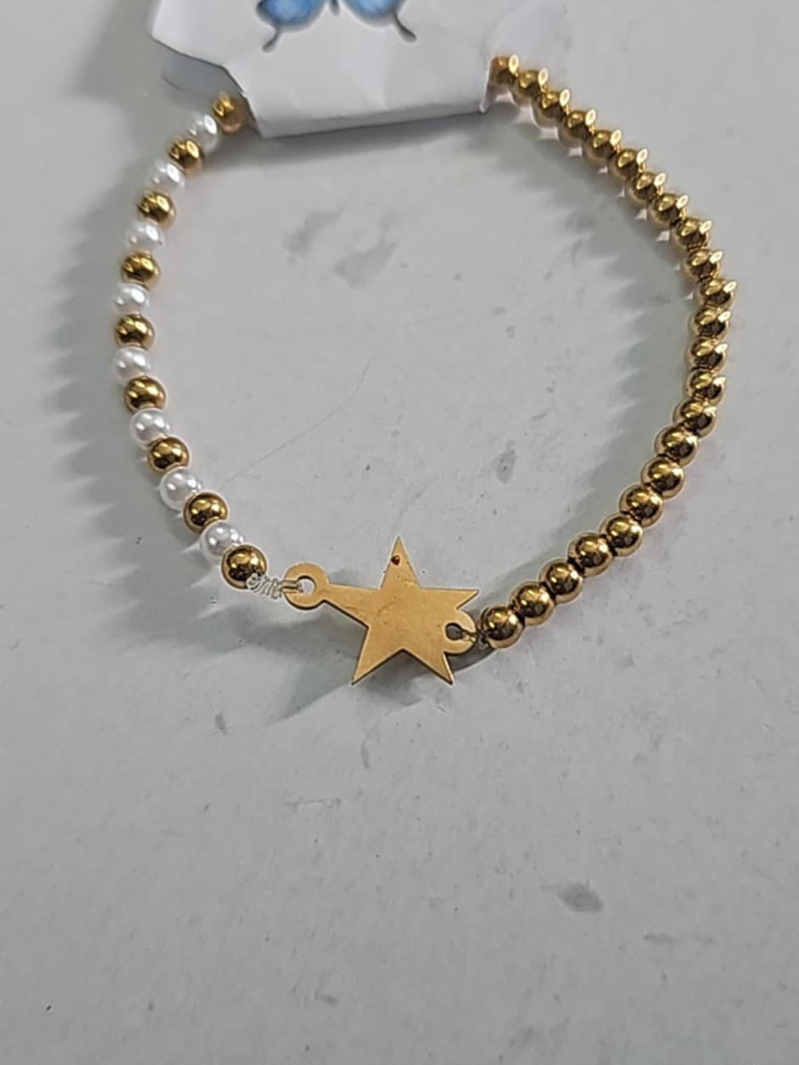 Pulseiras Douradas com Pingentes  5