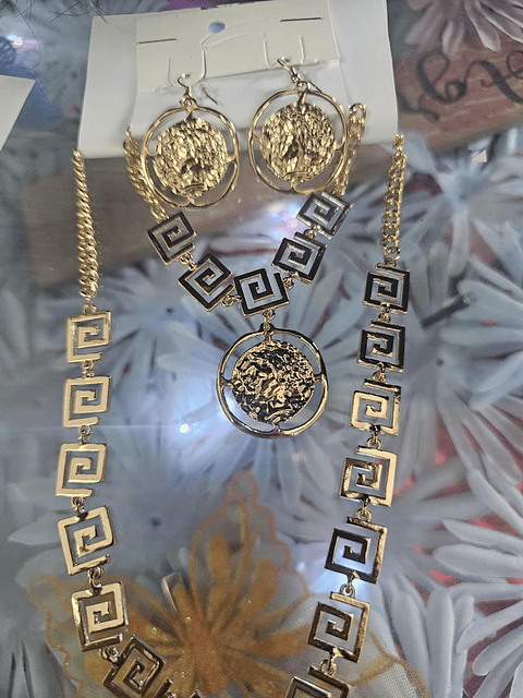Conjunto de Colar pulseira e Brincos Medalhão Dourado