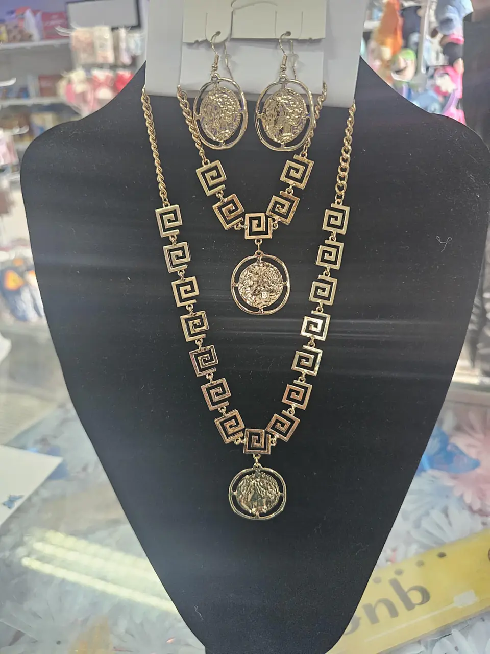 Conjunto de Colar pulseira e Brincos Medalhão Dourado 2