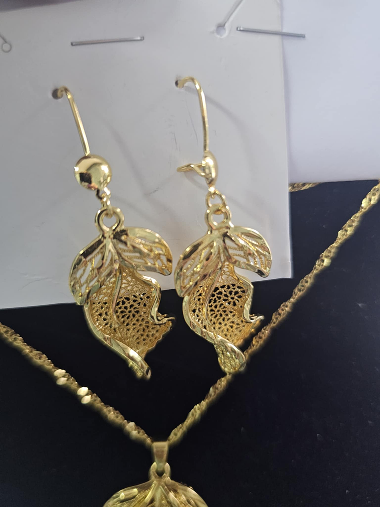  Conjunto Folha Dourada – Colar e Brincos Delicados 2