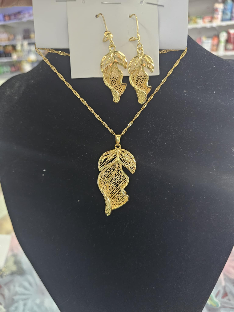  Conjunto Folha Dourada – Colar e Brincos Delicados 1
