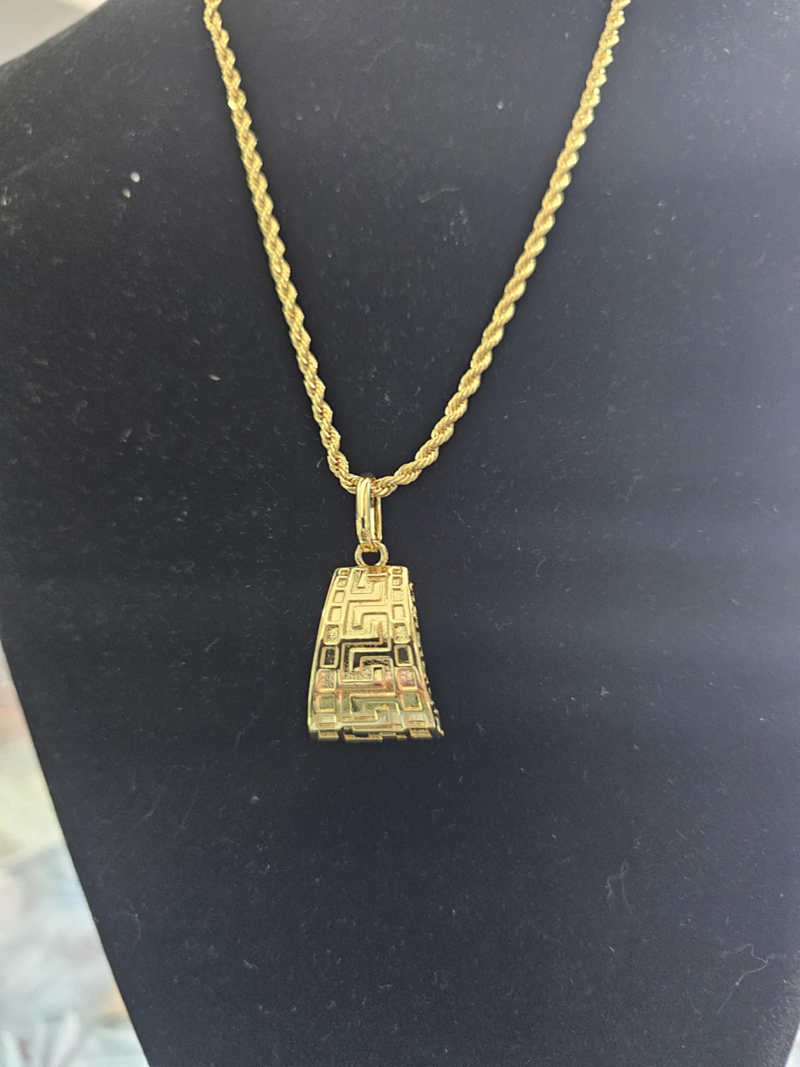 Conjunto Dourado Luxo Grego – Colar e Brincos 1