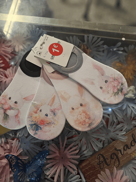 Meias Femininas Invisíveis com Estampa de Coelhinhos