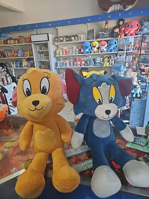 Pelúcia Gigante Tom e Jerry – O Duo Mais Divertido 🐱🐭