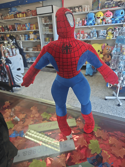 Peluche Homem-Aranha – O Herói Mais Querido da Marvel 🕷️✨