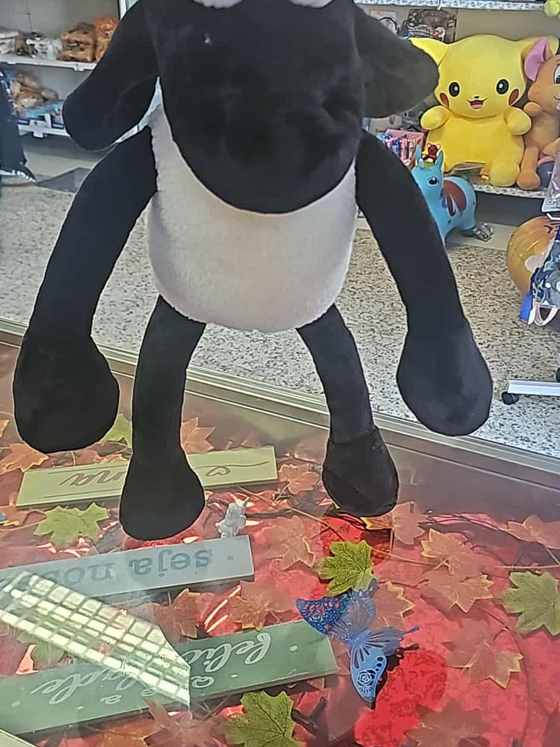 peluche Ovelha Shaun – Diversão e Fofura 🐑✨ 2