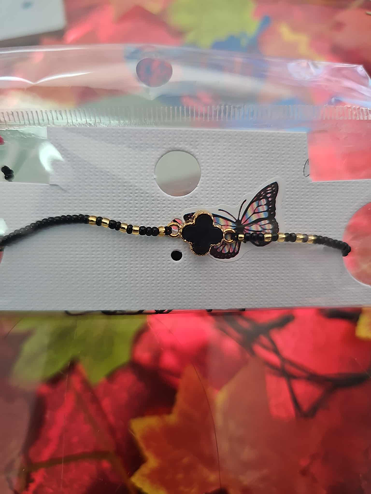 Pulseira  com trevo dourado 1