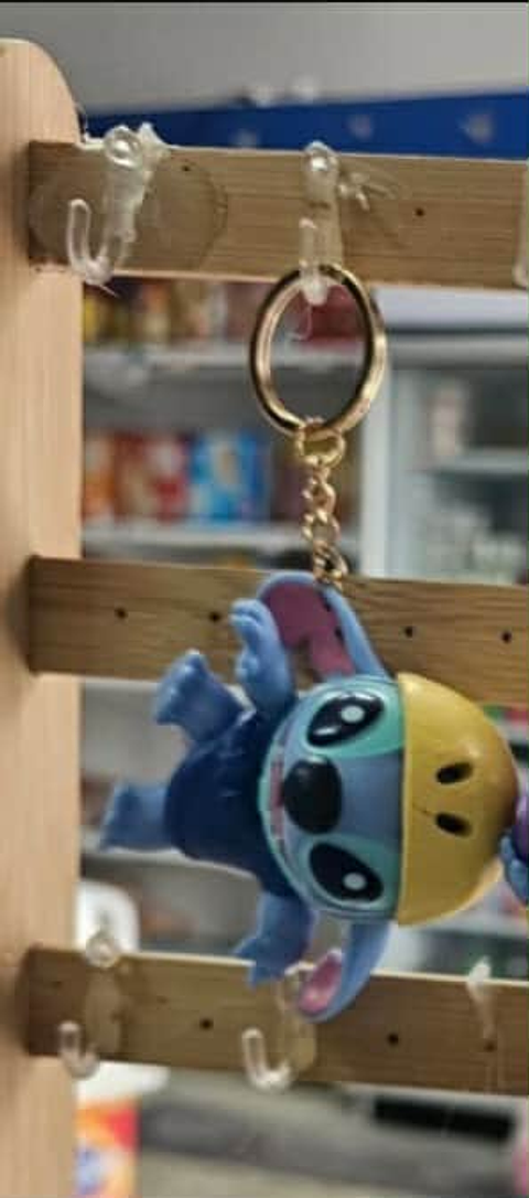  Enviaste Chaveiro Stitch com Capacete Amarelo