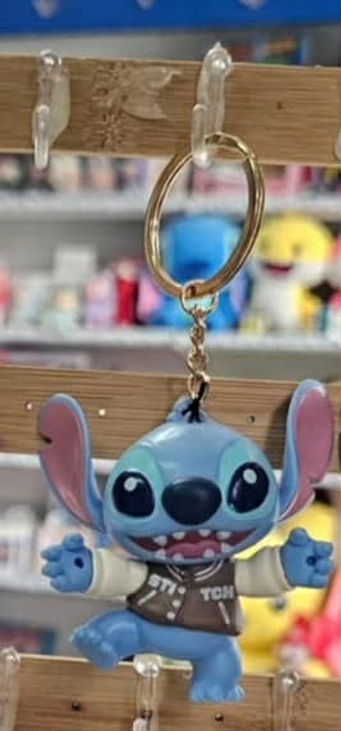 Chaveiro Stitch com Casaco Marron