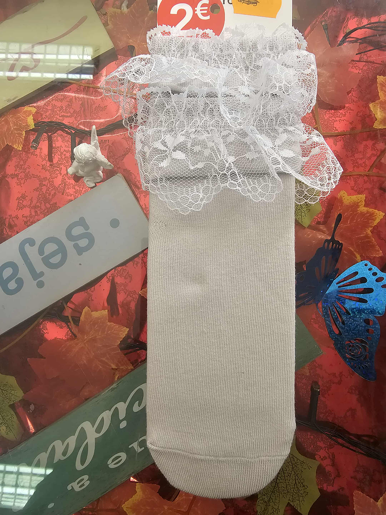 🧦💖 Meias com Renda – elegância e conforto 9