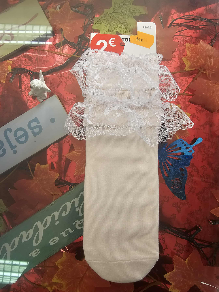 🧦💖 Meias com Renda – elegância e conforto 10