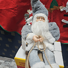 🎅 Pai Natal Cinzento no Trenó Decorativo ❄️