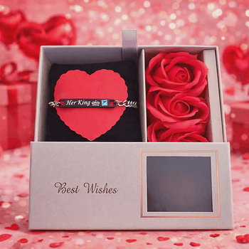 Conjunto Presente Romântico – Pulseira “Her King” com Rosas Decorativas