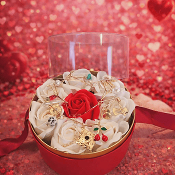 Caixa Presente Floral com Colar de Berloques – Edição Romântica