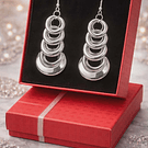 ✨ Brincos Prateados com Argolas em Cascata ✨