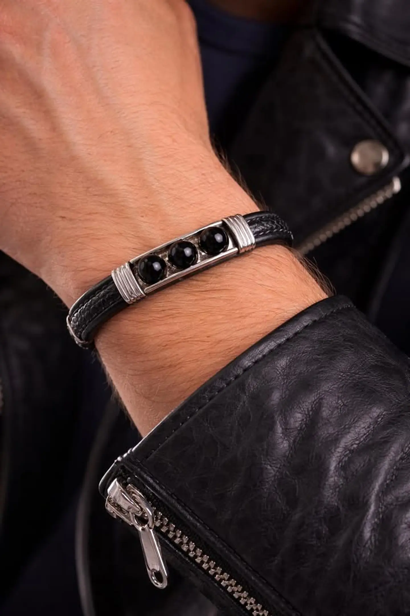 Pulseiras Masculinas em Couro – Estilo Moderno 3