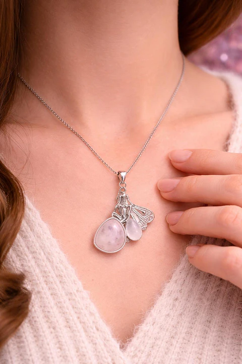 💗🧚‍♀️ Colar Fada Encantada com Pedra Rosa – Amor e Serenidade 🧚‍♀️💗