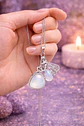 🌙🧚‍♀️ Colar Fada Encantada com Pedra Iridescente – Luz e Intuição 🧚‍♀️🌙 - Thumbnail 2