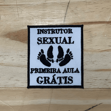 Emblema Bordado “Instrutor Sexual – Primeira Aula Grátis” 1