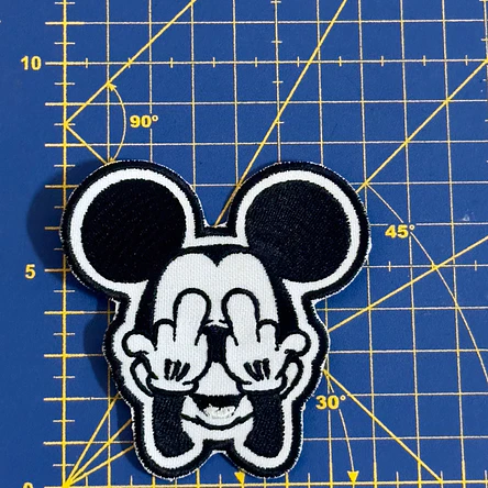 Emblema Bordado Mickey - Middle Finger 2