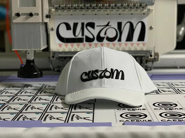 Emblemas termocolantes, de coser ou com velcro: qual escolher?