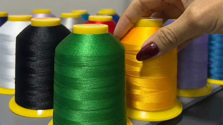 ¡Elije tu color de hilo exacto!
