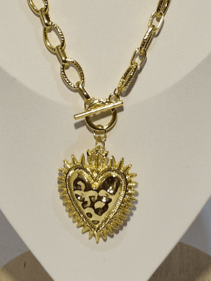 Conjunto collar colgante corazón dorado