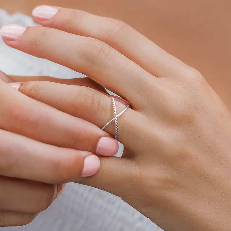 Anillo cruzado de  plata 950 con cadenita 1