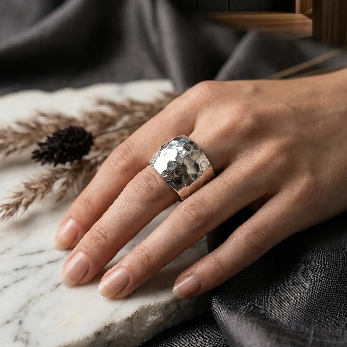 Anillo martillado redondo de plata 950 3