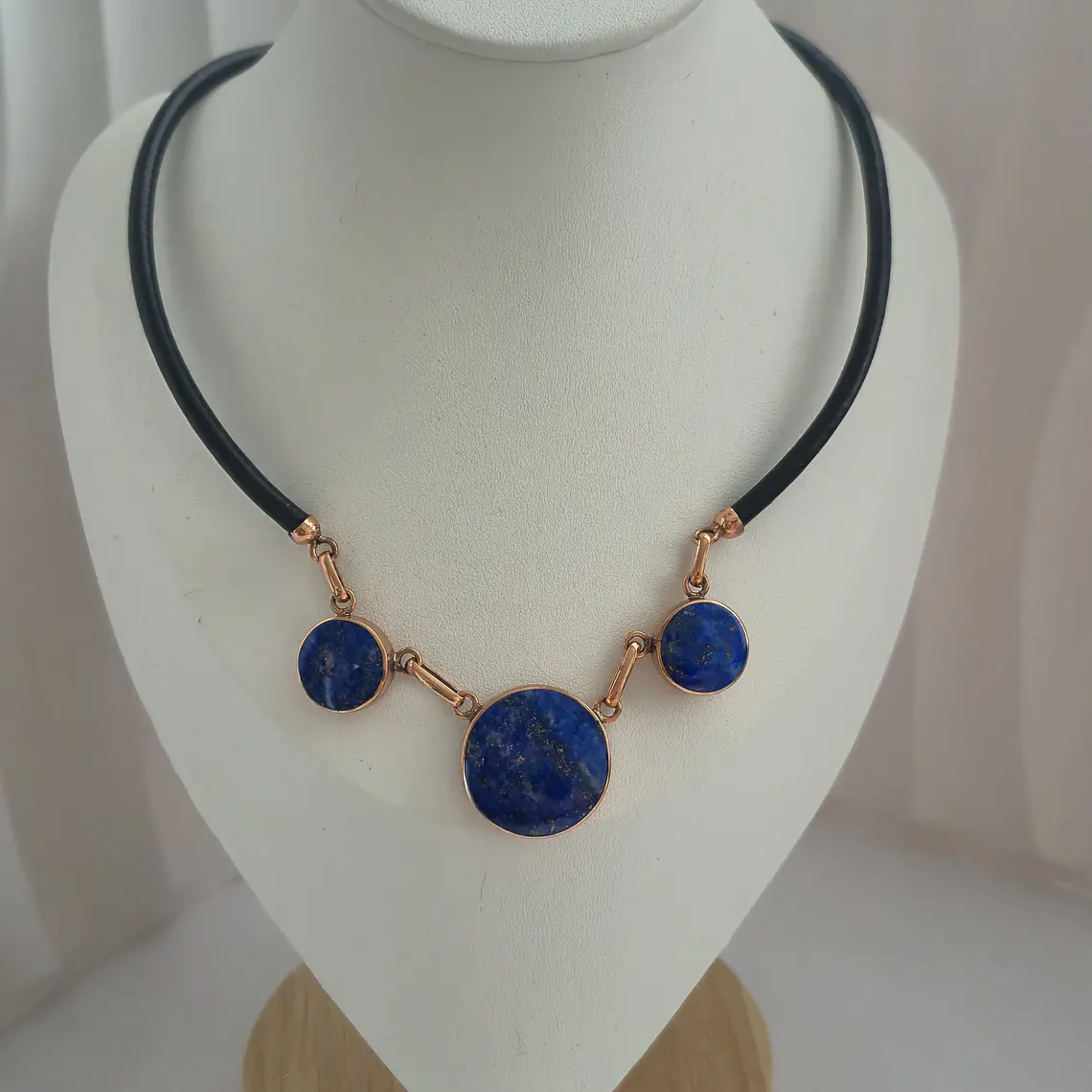 Collar Étnico Contemporáneo de Cobre y Lapislázuli 2