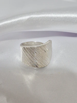 Anillo de plata 950 con diseño cat eye 