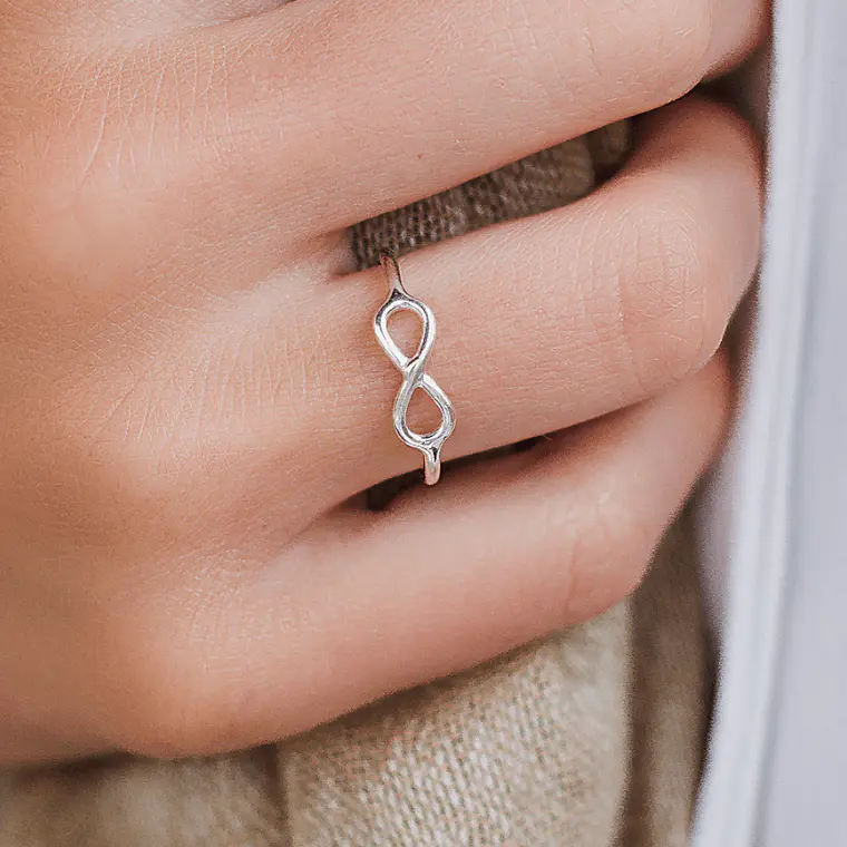 Anillo de Plata infinito 2