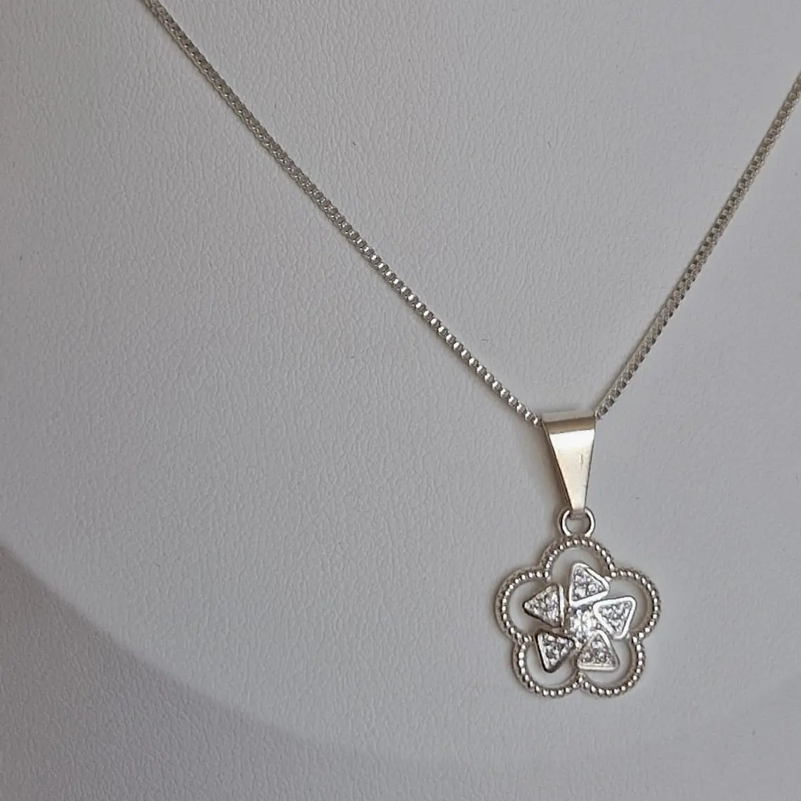 Collar plata 925 con colgante de flores  2