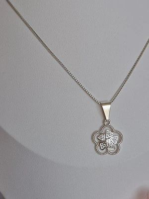 Collar plata 925 con colgante de flores 