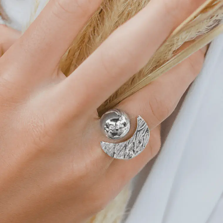 Anillo de plata 950 con diseño de sol y luna 3