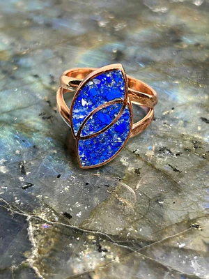 Anillo de cobre y lapislazuri 