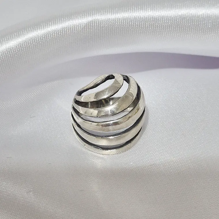 Anillo Plata 950 Abombado Lineas Radiales 1