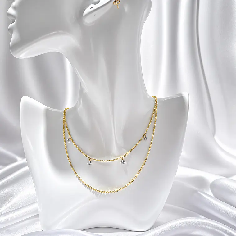 Collar Doble Capa con Dijes de Circonia - Baño de Oro 1