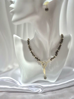 Collar Piedras Ahumadas con Dije Colgante