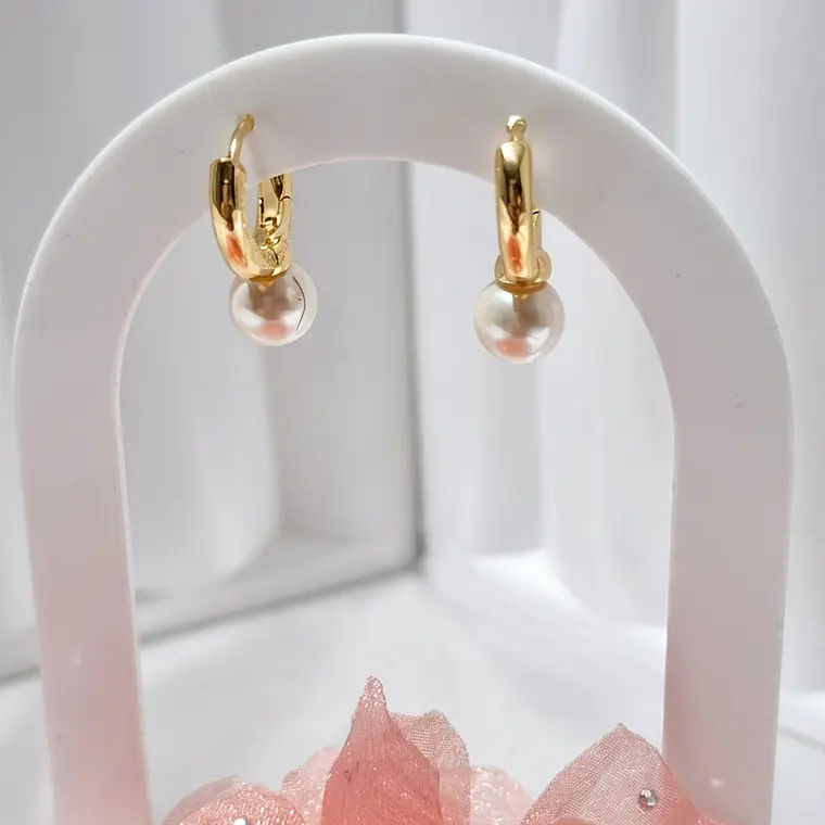 Aros enchapados en Oro con Perla Colgante 1