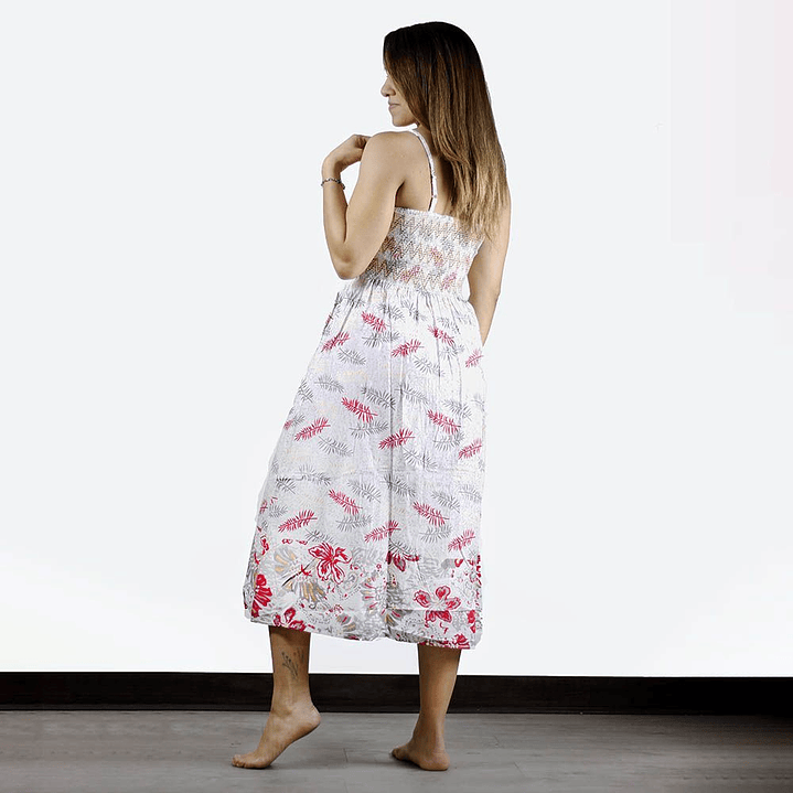 Vestido Blanco con Detalles Florales 2