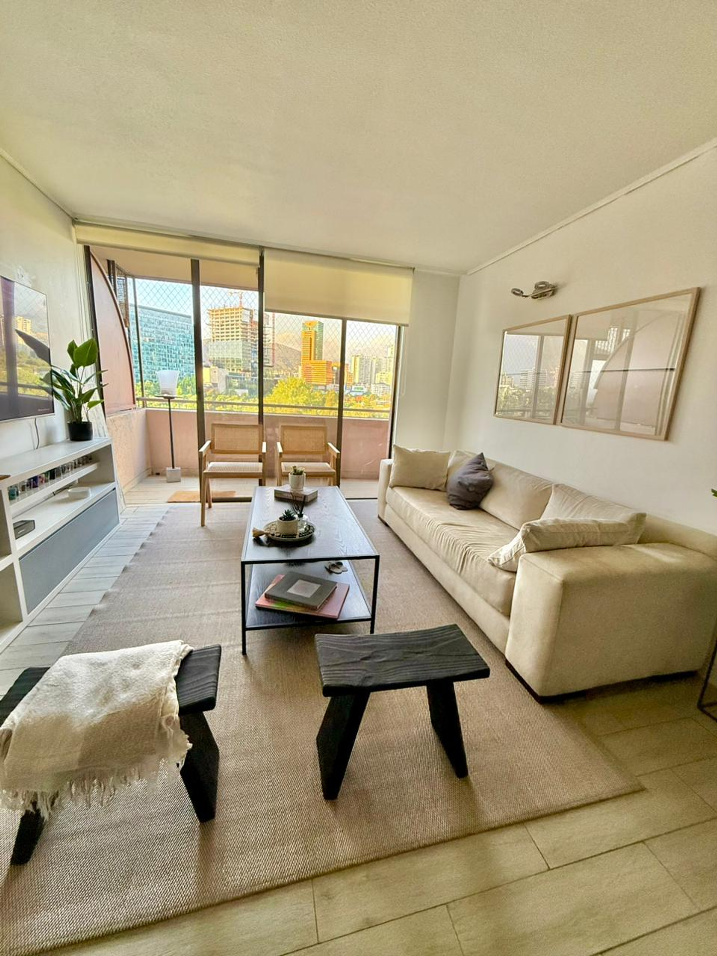 Piso Hanoi — Taburete de madera carbonizada Yakisugi 床 6