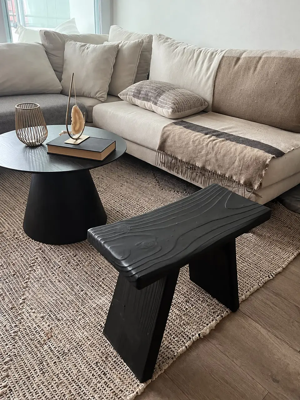 Piso Hanoi — Taburete de madera carbonizada Yakisugi 床- 3D 8