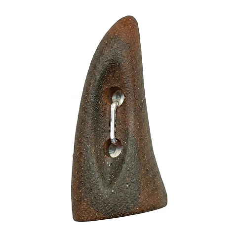 Botón Cachito Poliéster Largo 3cm Café Carey Texturizado - botones.cl